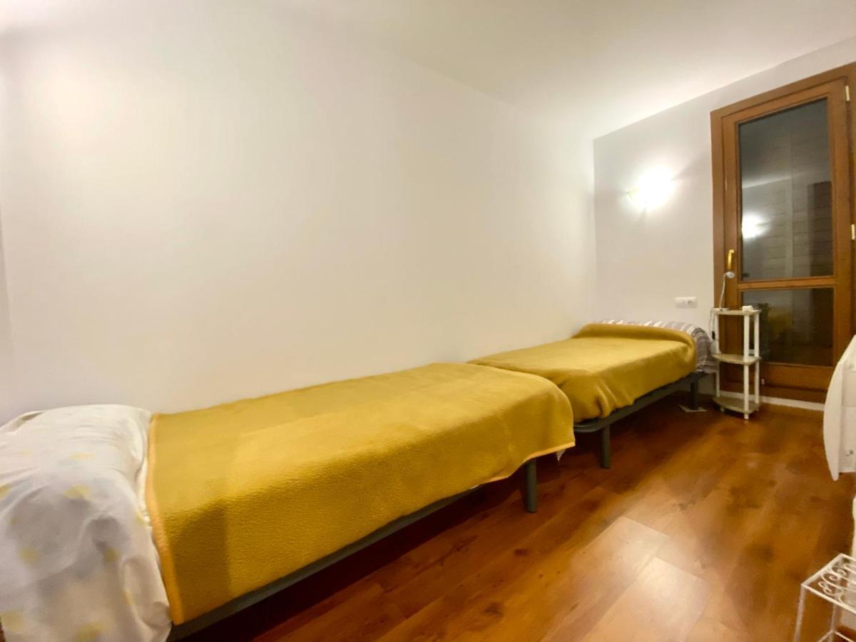 Els Esquiadors Llorts Apartment Luaran gambar