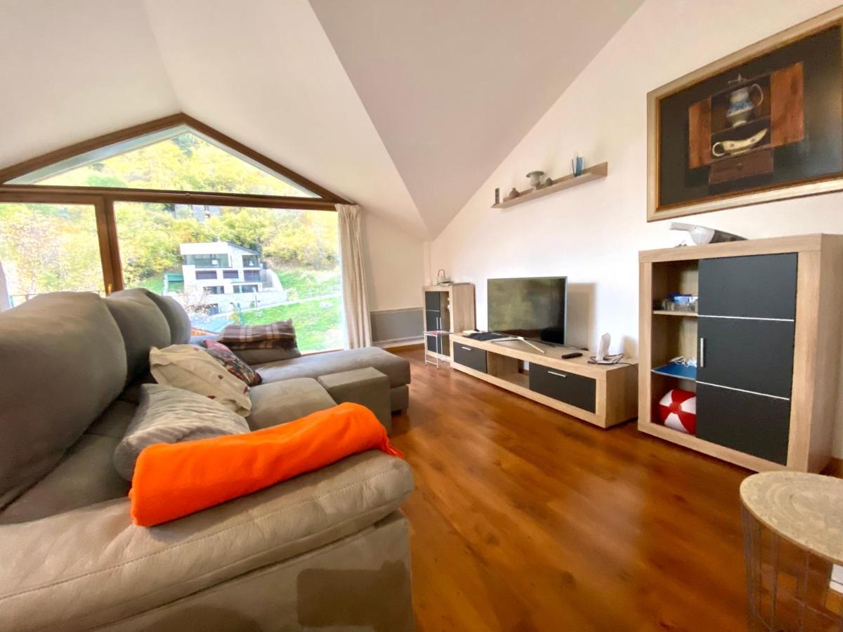Els Esquiadors Llorts Apartment Luaran gambar