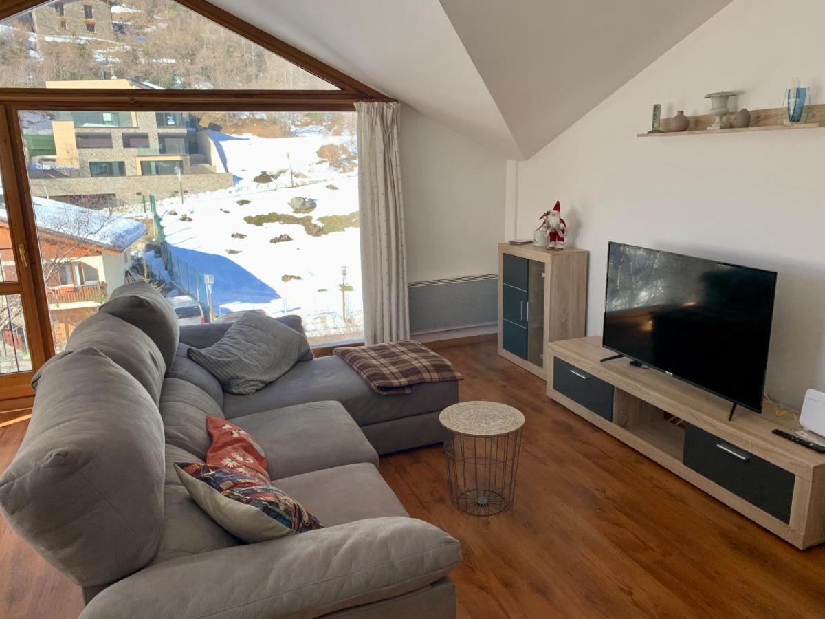 Els Esquiadors Llorts Apartment Luaran gambar